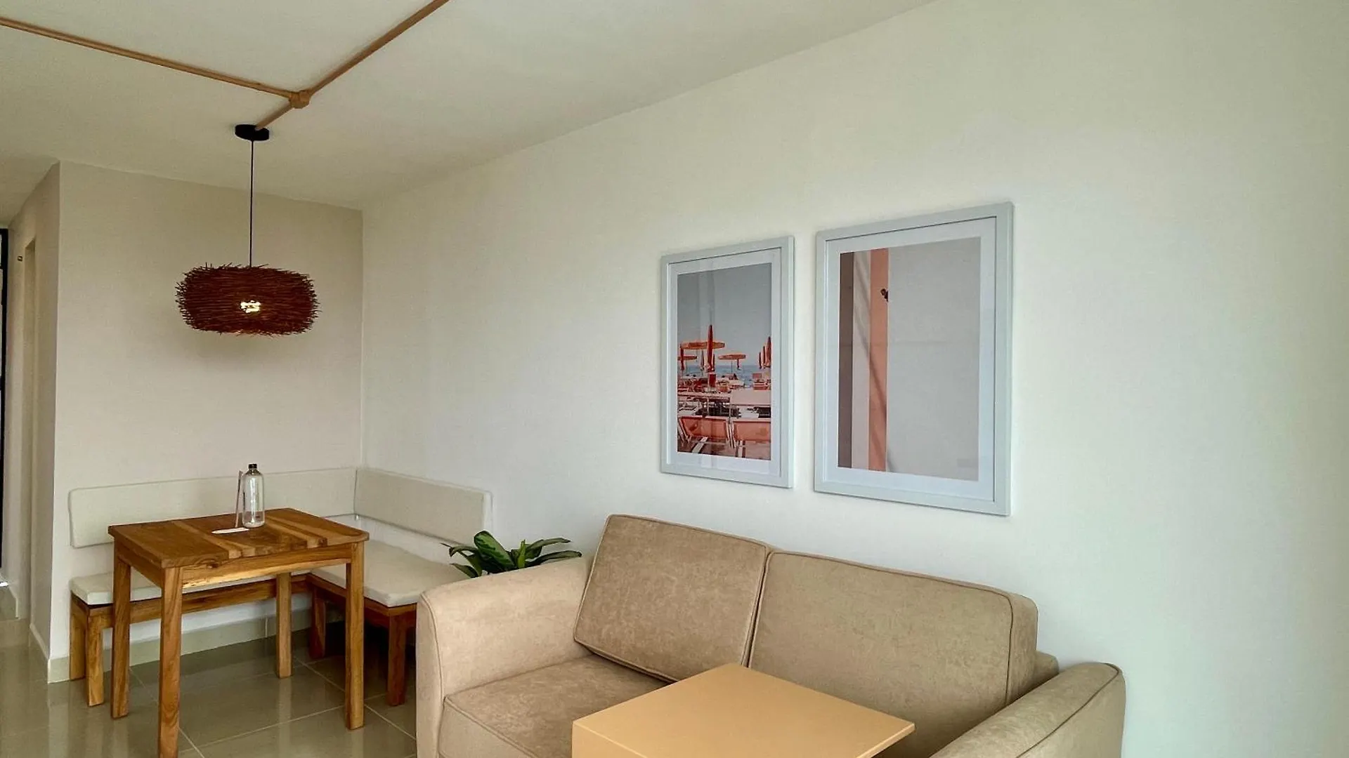 Hotel Santa Ana 메딜린