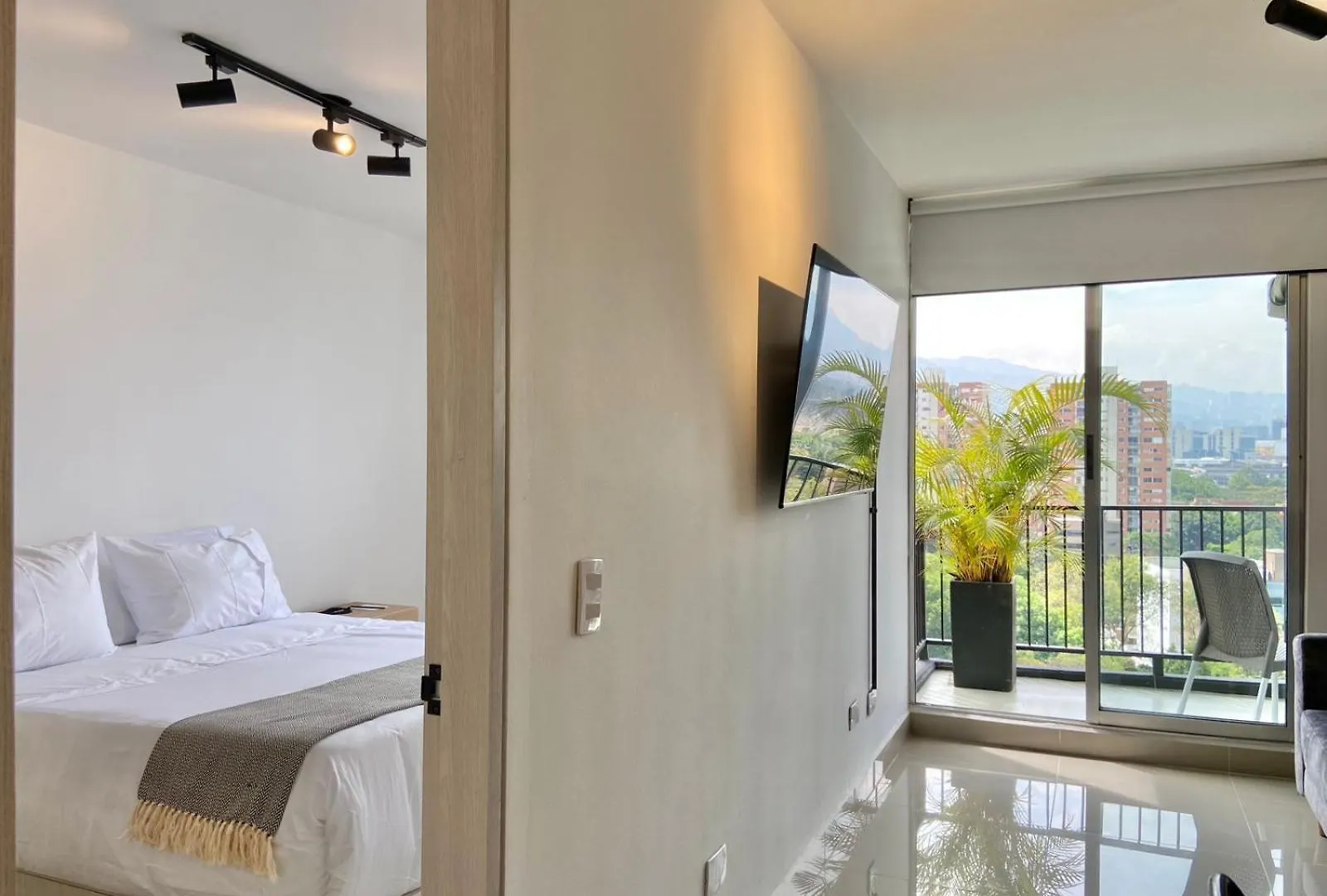 Hotel Santa Ana 메딜린